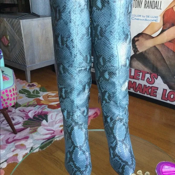 NWOT Vince Camuto Snake Embossed Leather Boots 5.5 - Picture 3 of 7